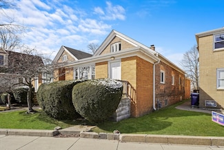 540 Green Bay Rd, Highwood, IL 60040