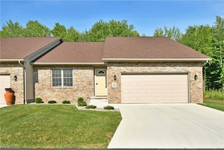 12 Bayview Cir, Cortland, OH 44410