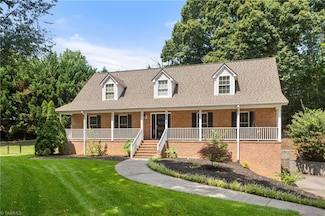 4028 Lofter Ct, Pfafftown, NC 27040