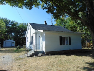 1927 E 17th St, Muncie, IN 47302