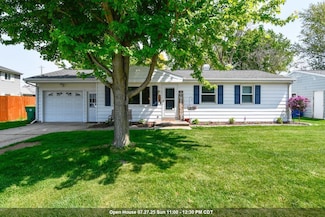 526 Westplain Dr, Green Bay, WI 54303