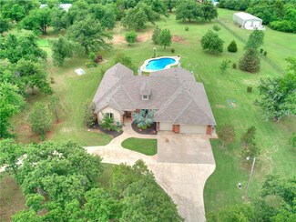 10201 Weathers Brook Ln, Edmond, OK 73025