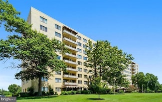 6641 Wakefield Dr Unit 601, Alexandria, VA 22307