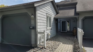 461 Summerhaven Dr N, East Syracuse, NY 13057
