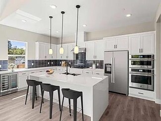 446 Canyon Creek Dr, Auburn, CA 95603