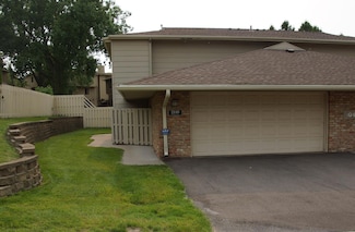 2140 Tamarin Trail, Golden Valley, MN 55427