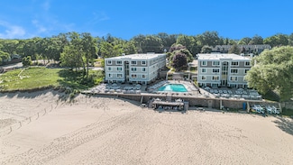 225 N Shore Dr Unit 302, South Haven, MI 49090