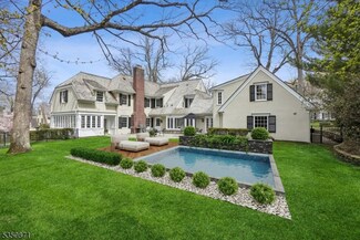 55 Oxbow Ln, Summit, NJ 07901