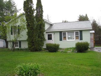 21 Dumas St, Lisbon, ME 04252