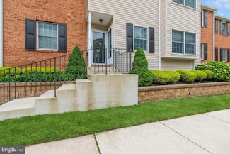 136 Chalkboard Ct, Moorestown, NJ 08057