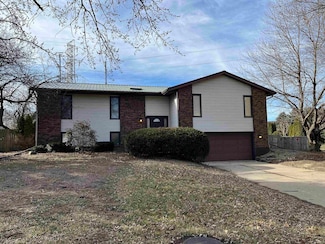 2011 Westgate Ave, Plymouth, IN 46563