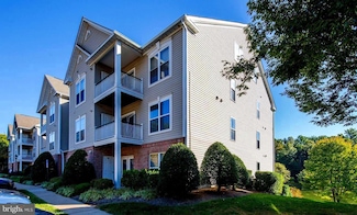 6527 Grange Ln Unit 202, Alexandria, VA 22315