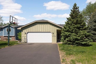4281 Fox Ridge Rd, Saint Paul, MN 55122