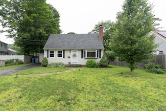180 Lake Ave, Bristol, CT 06010