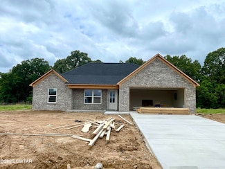 2170 Douglas St, Milan, TN 38358