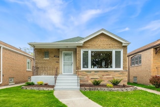 9037 S Paxton Ave, Chicago, IL 60617