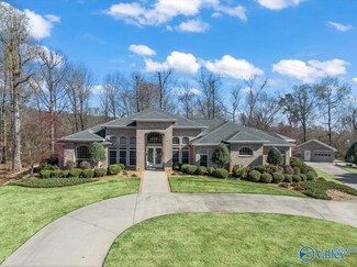 66 Chatham Place, Guntersville, AL 35976