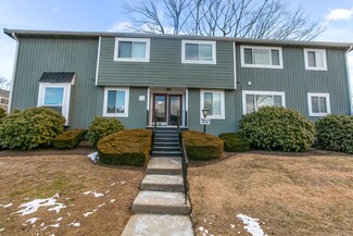 14 Ameridge Dr, Bridgeport, CT 06606