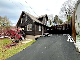 214 Spruce St, Pineville, KY 40977