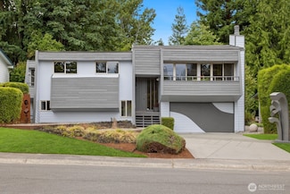 4983 120th Ave SE, Bellevue, WA 98006