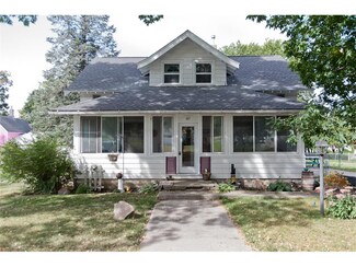 127 8th St N, Central City, IA 52214
