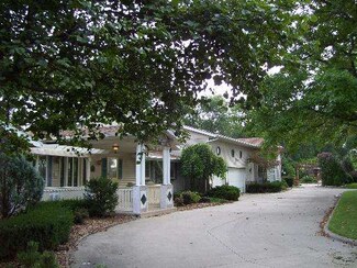 1886 E 1850 North Rd, Watseka, IL 60970