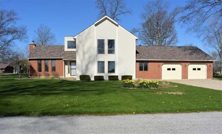 703 Laura Ln, Sweetser, IN 46987