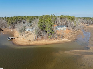 76 E Commodore Dr, Cross Hill, SC 29332