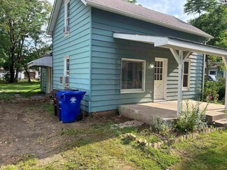 317 W Krehbiel St, Moundridge, KS 67107