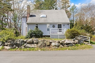 4 Walnut St, Millis, MA 02054