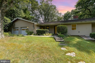 660 Westwood Ln, Frackville, PA 17931