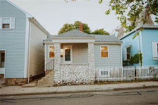 30 Dixon St, Newport, RI 02840
