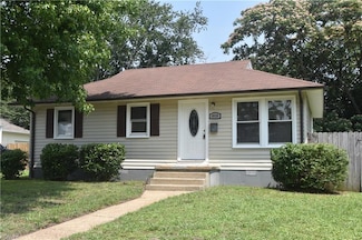1910 N Lakeland Dr, Norfolk, VA 23518