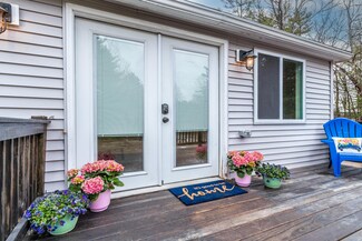 98 Longwoods Rd, Cumberland Center, ME 04021