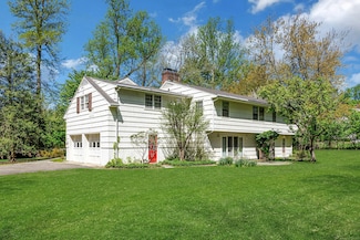 48 Nearwater Ln, Darien, CT 06820