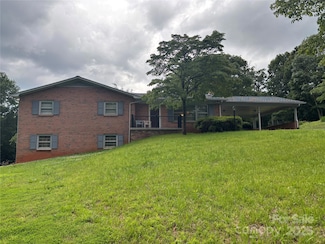 356 Lucky Hollow Rd, Hickory, NC 28601