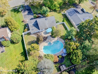 67 Maxwell Ln, Manalapan, NJ 07726