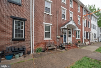 325 Washington Ave, Phoenixville, PA 19460