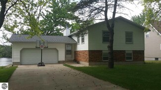 1254 Queensway Dr, Weidman, MI 48893