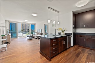 1189 Waimanu St Unit 704, Honolulu, HI 96814