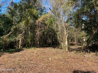 134 Loblolly Dr, Pine Knoll Shores, NC 28512