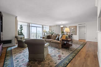 1414 Continental Dr, Chattanooga, TN 37405