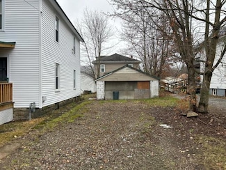 11 Vine St, Warren, PA 16365