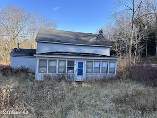 216 Toad Point Rd, Petersburg, NY 12138