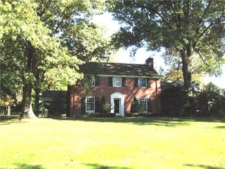 374 Fox Chapel Rd, Pittsburgh, PA 15238