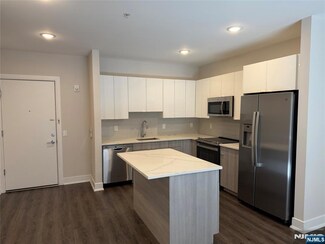 470 Main St Unit 508, Fort Lee, NJ 07024