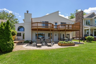 2323 Solano Dr, Wolverine Lake, MI 48390