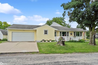 201 N 8th St, Montezuma, IA 50171