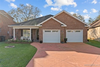 211 Veritas Dr, Dothan, AL 36303