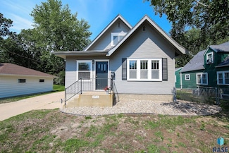 1911 S Prairie Ave, Sioux Falls, SD 57105